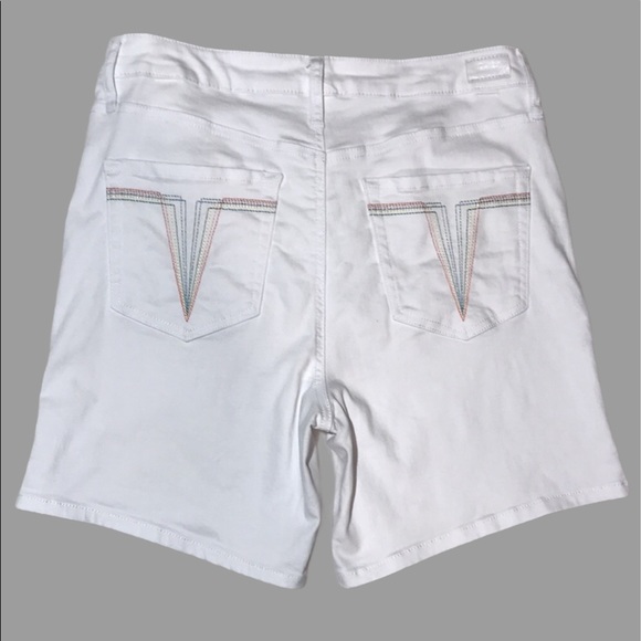 NWT Seven7 The Weekend Shorts Cotton Blend Stretch Shorts Size 6 - Picture 3 of 9